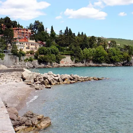 By The Sea - Volosko, - 7862 شقة
